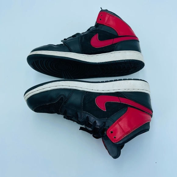 Nike Jordan 1 Retro Mid Gym Red Sneakers - Picture 12 of 12